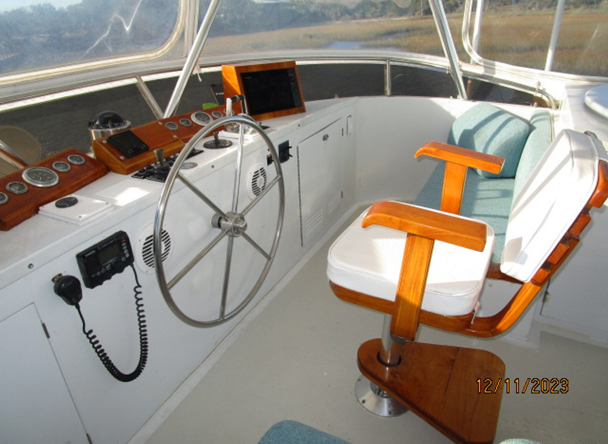 Neptune flybridge helm2 12-11-23.JPG