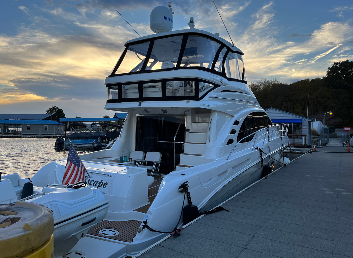 Image of Perfect Loop Boat for Sale - 2006 Sea Ray 58 Sedan Bridge 