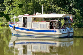 Image of For Sale: 1984 Sundowner 30' Tug - 