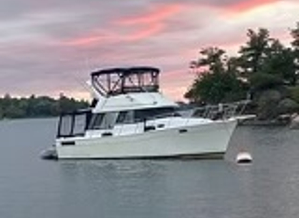 Image of Bayliner 3288 Motor Yacht