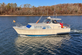 Image of May not be a LOOP boat, but lots of fun!  (Actually could be a Looper) 1968 Chris Craft Commander 31' for sale.