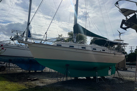 Image of 1997 Island Packet 35'  