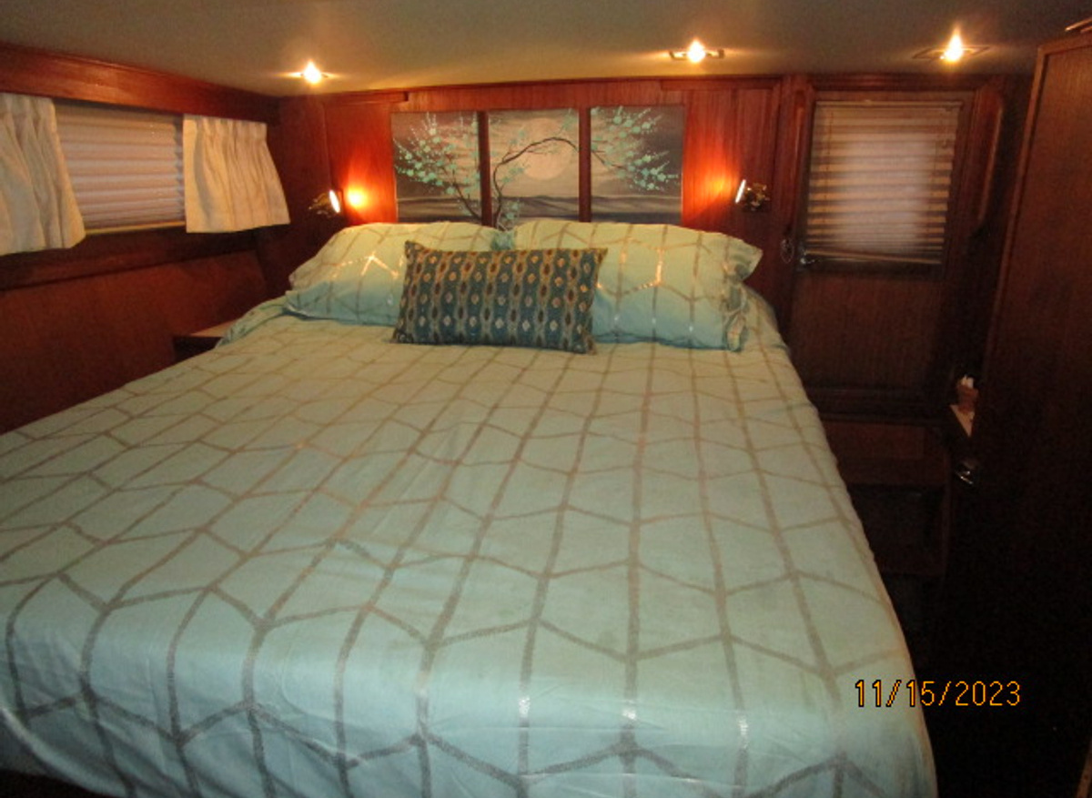 Rancho Deluxe master stateroom 11-15-23.JPG