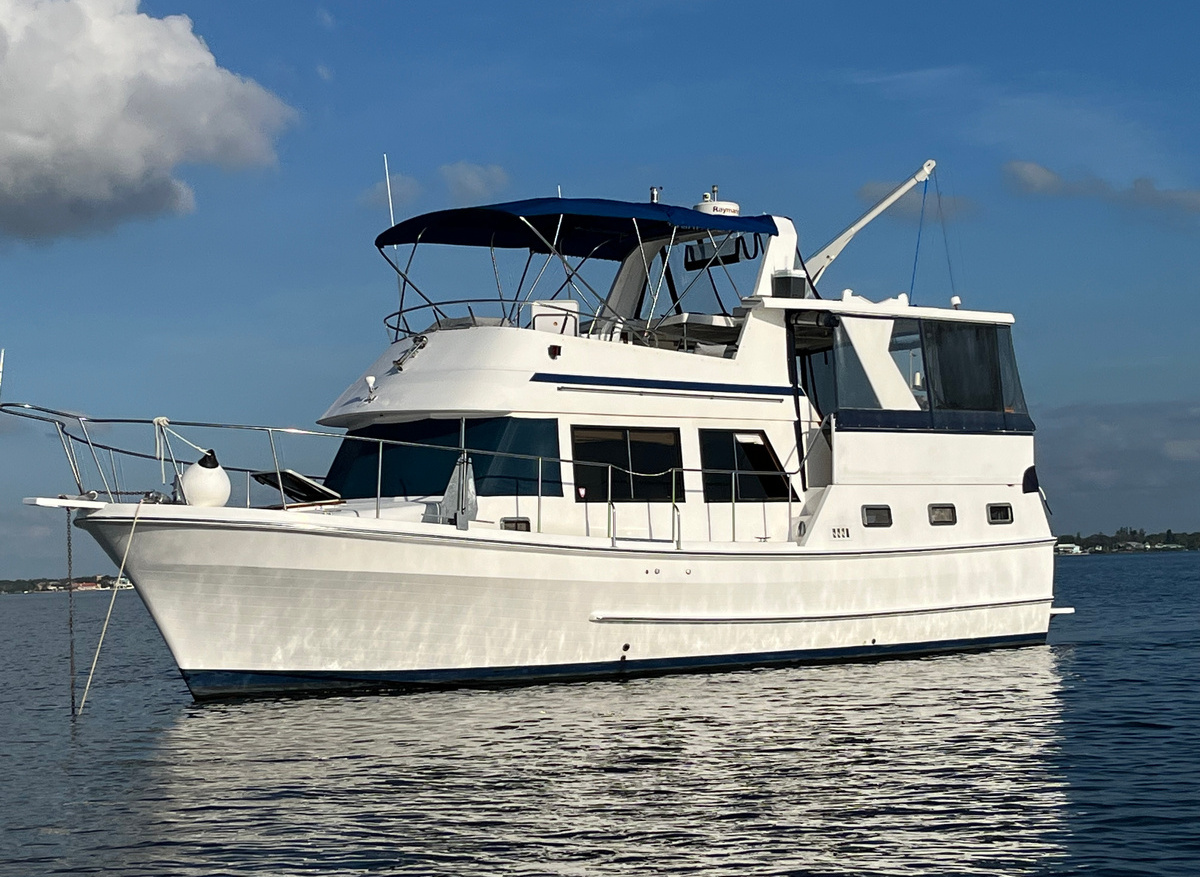 Image of 1989 Marine Trader 40ft Sundeck - Loop ready in a package