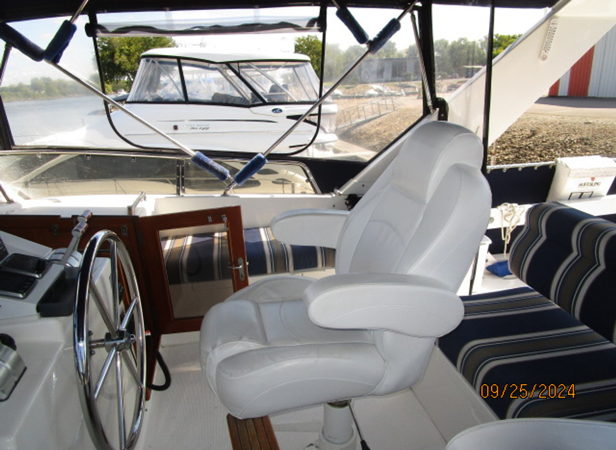 Journey flybridge stbd web1 9-25-24.JPG