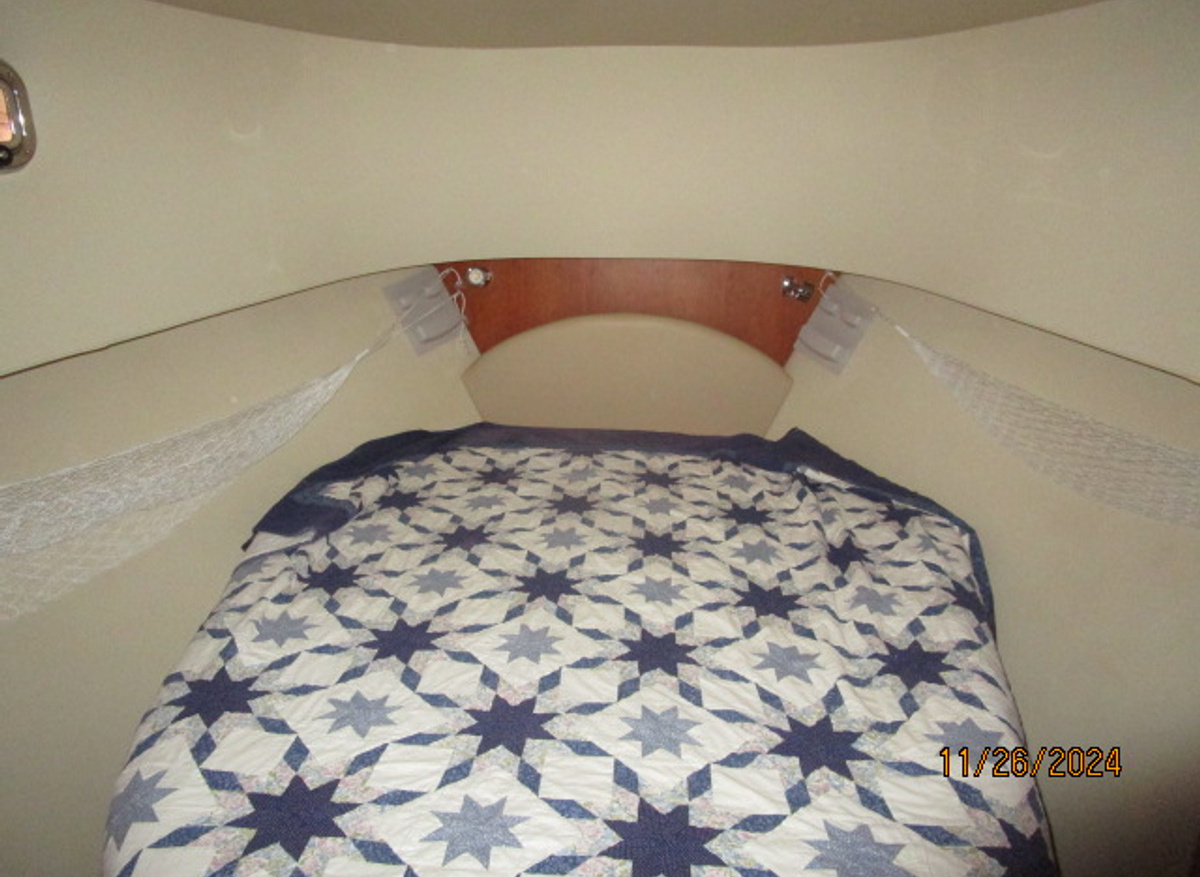 Blue Heron master stateroom 11-27-24.JPG