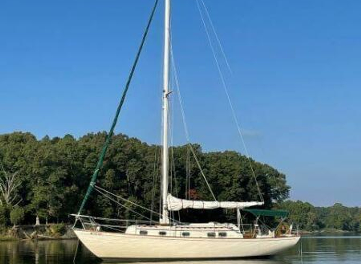 Image of 34' C.E. Ryder Sea Sprite 1983 