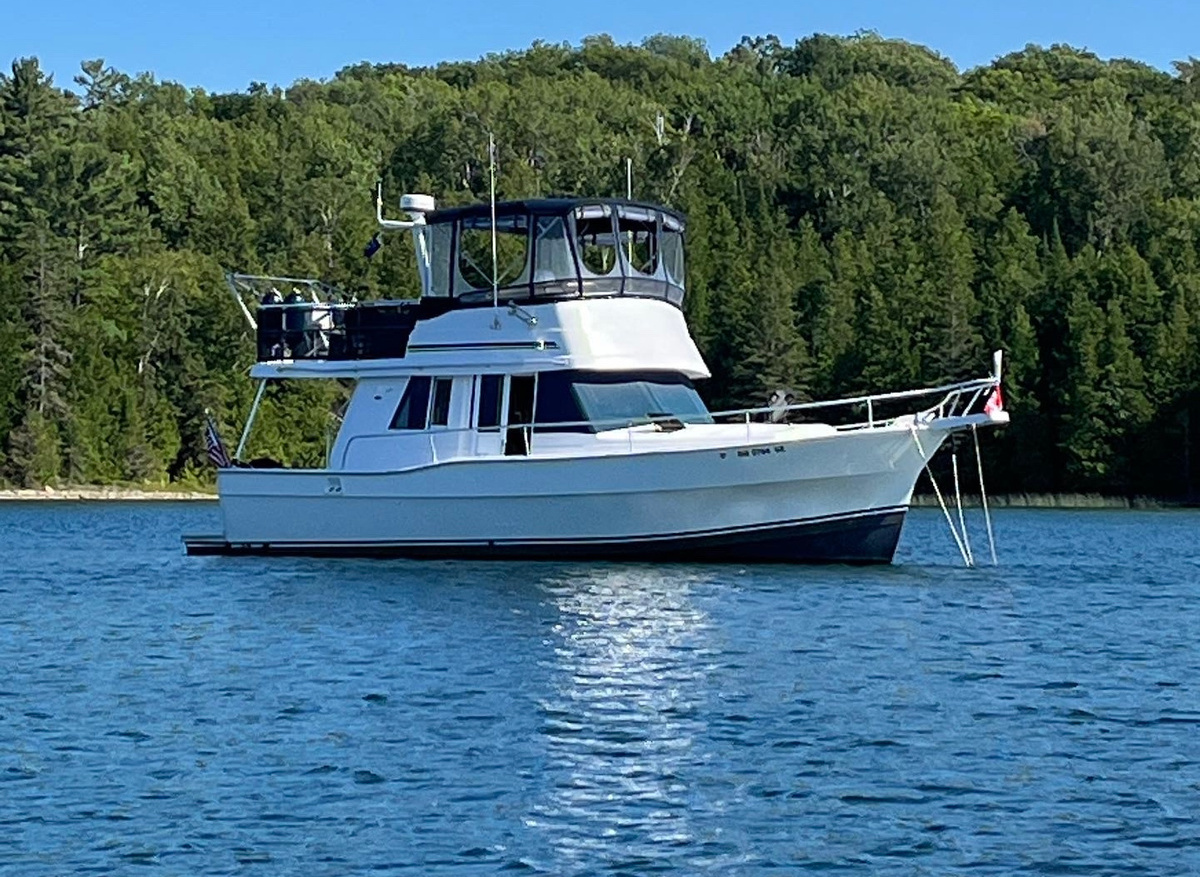 Image of 2000 Mainship 390 “Table Six”