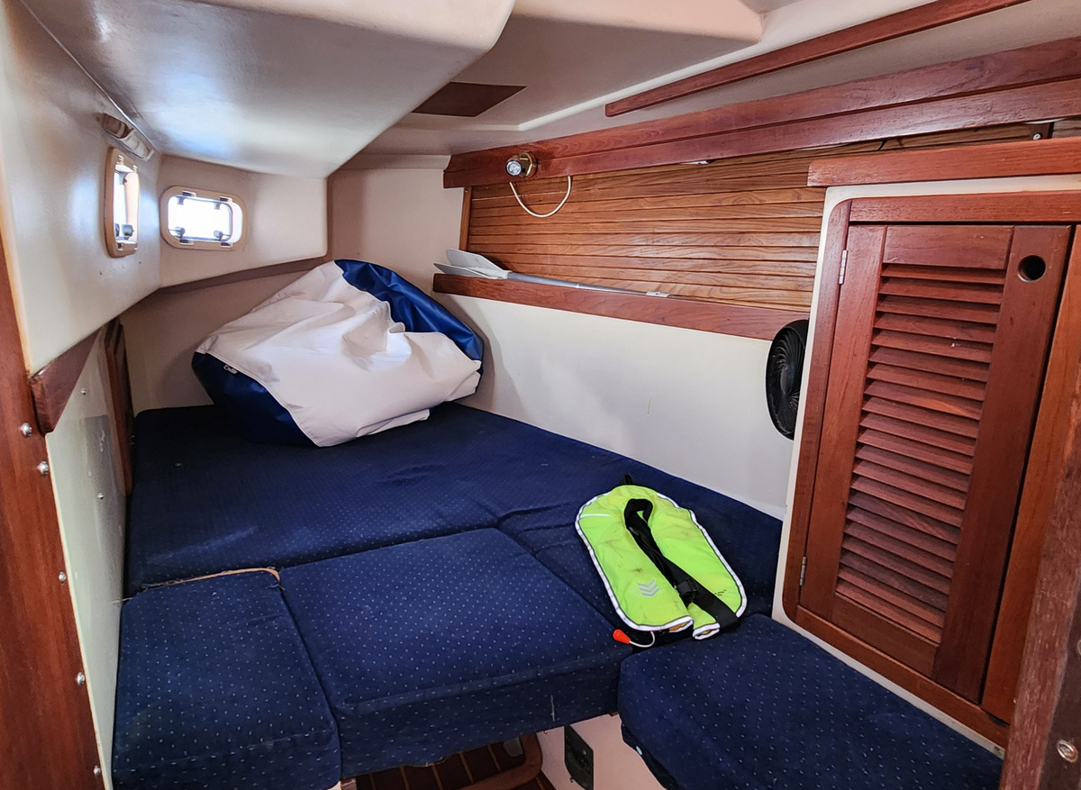 060 Port Quarter Berth .jpg