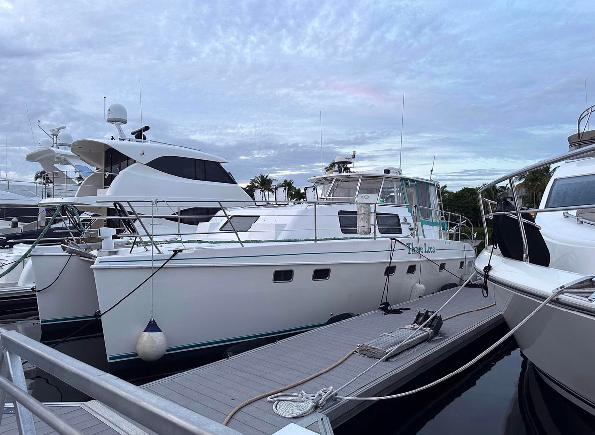 Image of 44 Endeavour TrawlerCat, A loop Favorite 