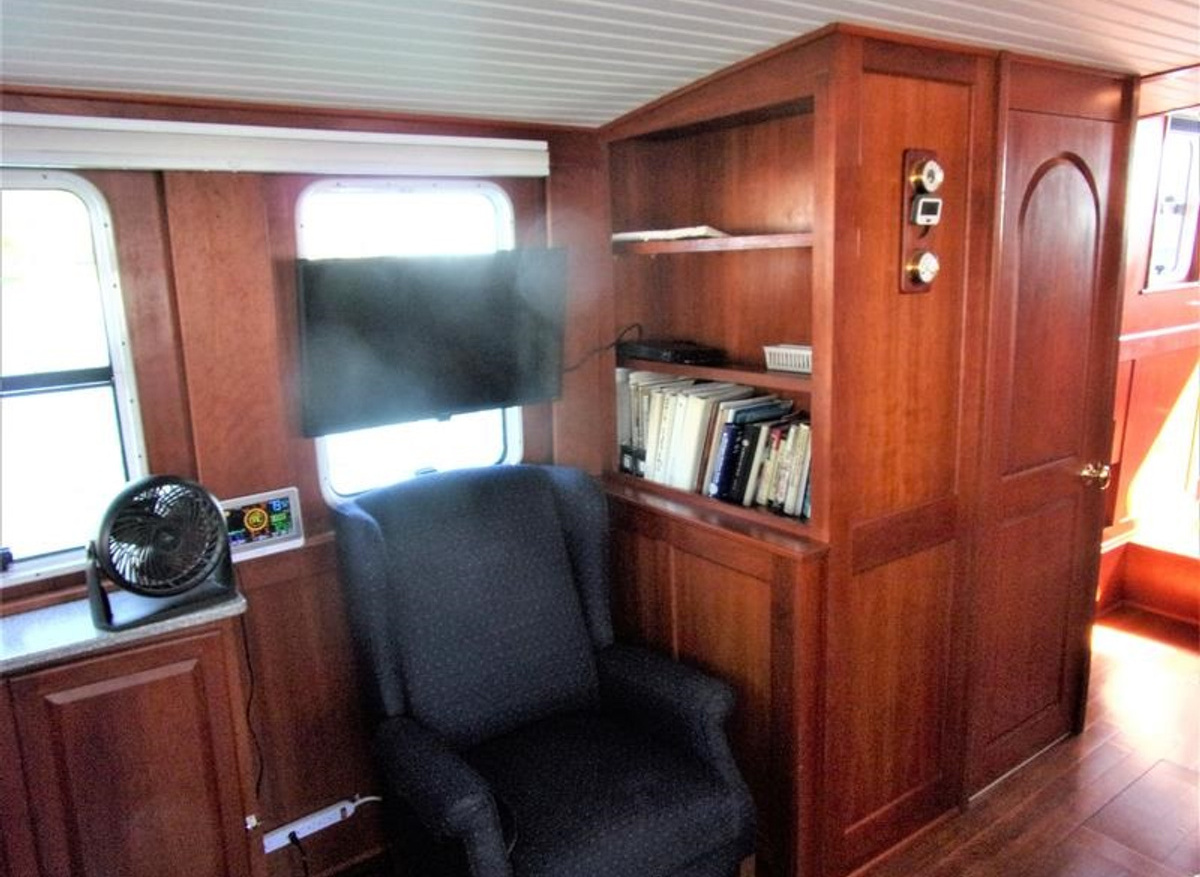 2001 Custom Aluminum pilothouse trawler 2.jpg