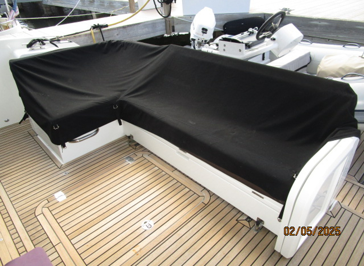 Bone Voyage aftdeck seating covered 2-5-25.JPG